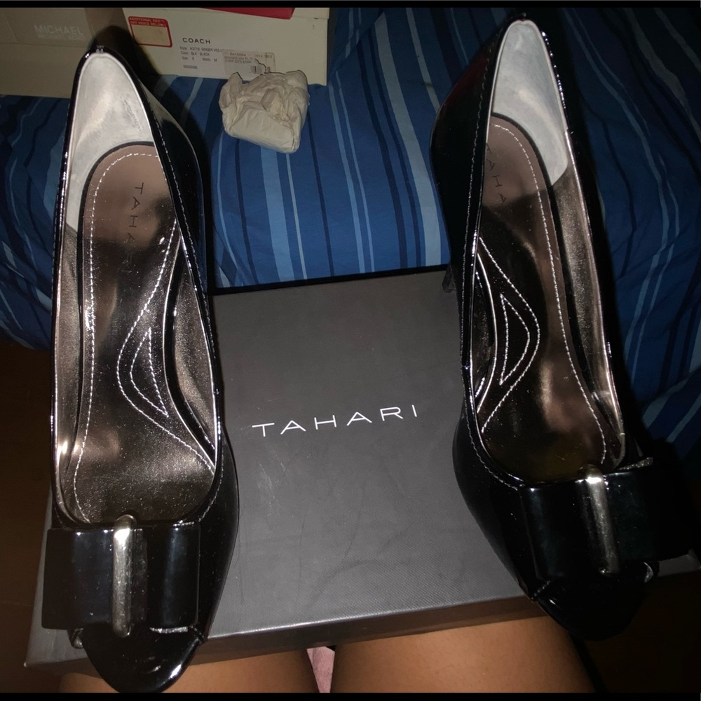 Black Tahari Softskin heels